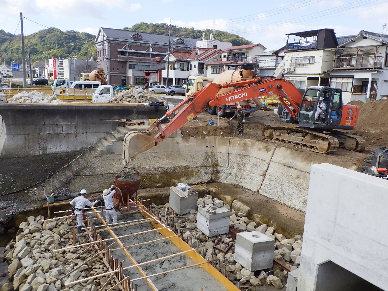 護岸工　基礎コンクリート打設